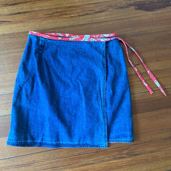 Denim wrap skirt - Picture 2 of 4